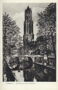 1685 Gezicht op de Oudegracht Tolsteegzijde te Utrecht met op de voorgrond de Gaardbrug en op de achtergrond de Domtoren.